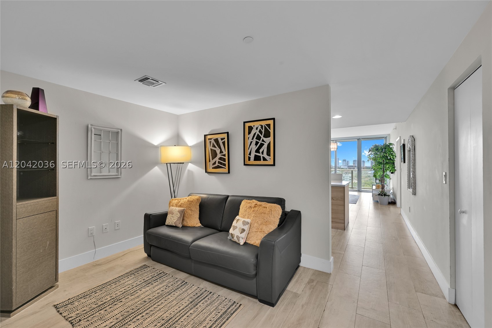THE HARBOUR SOUTH CONDO - Residential