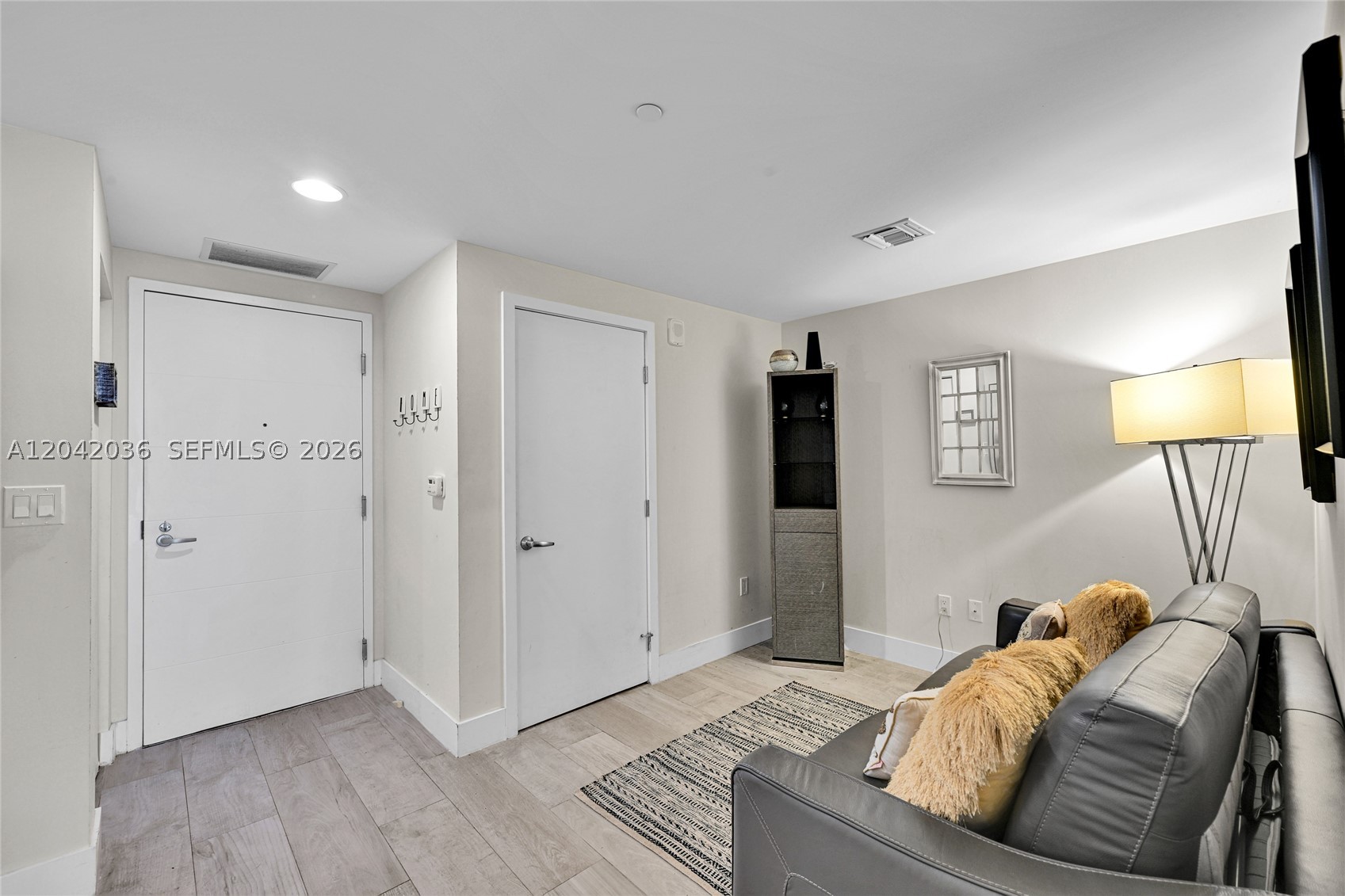 THE HARBOUR SOUTH CONDO - Residential