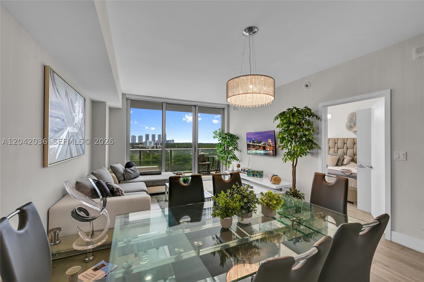 THE HARBOUR SOUTH CONDO - Residential