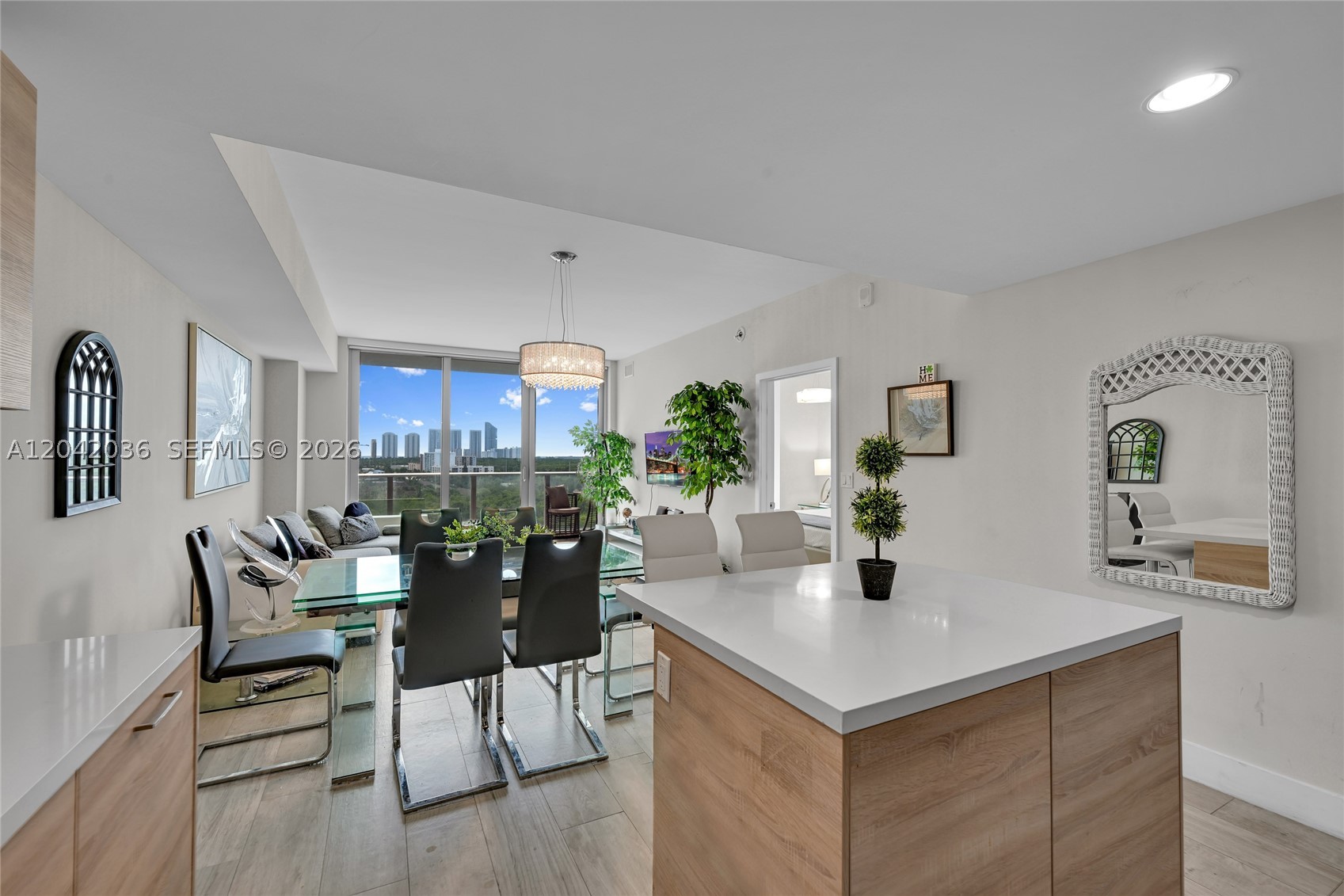 THE HARBOUR SOUTH CONDO - Residential