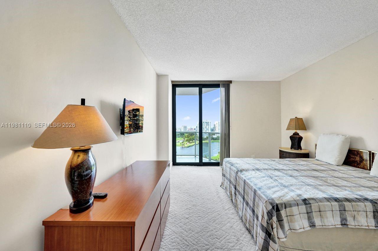 HAMPTONS WEST CONDO - Residential