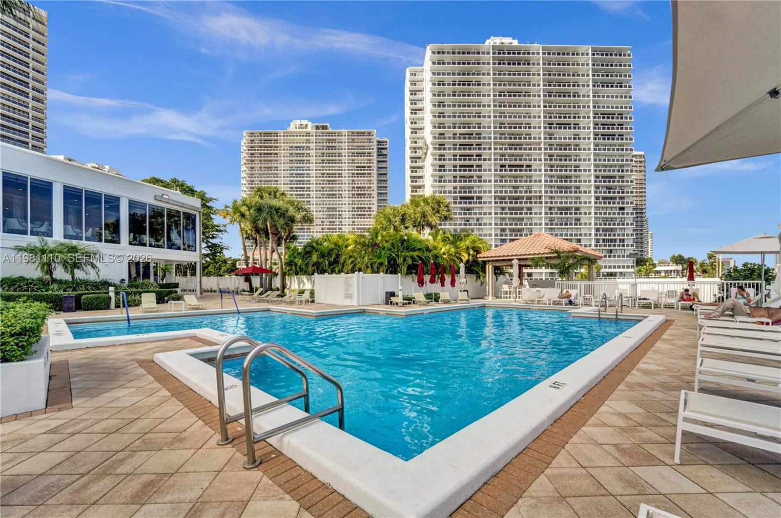 HAMPTONS WEST CONDO - Residential