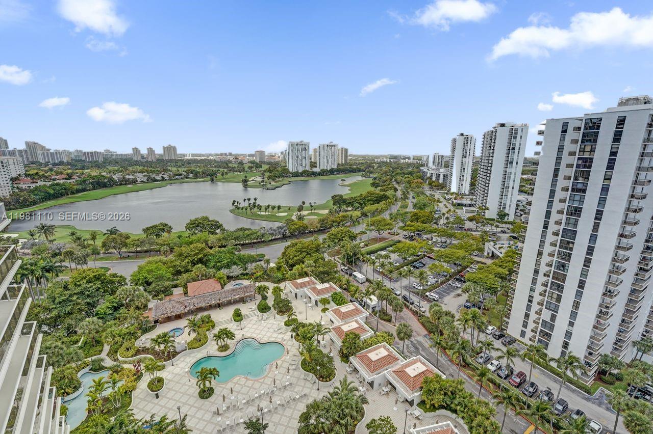 HAMPTONS WEST CONDO - Residential