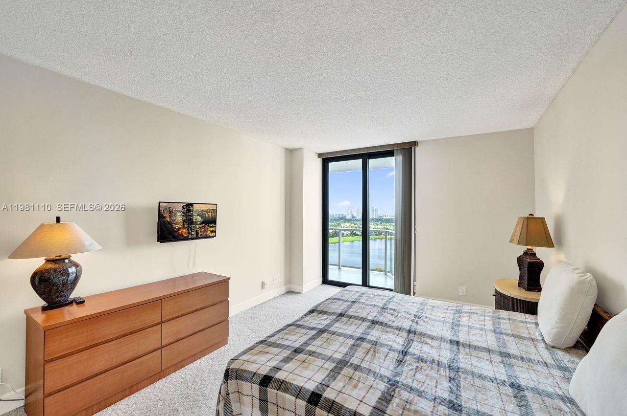 HAMPTONS WEST CONDO - Residential