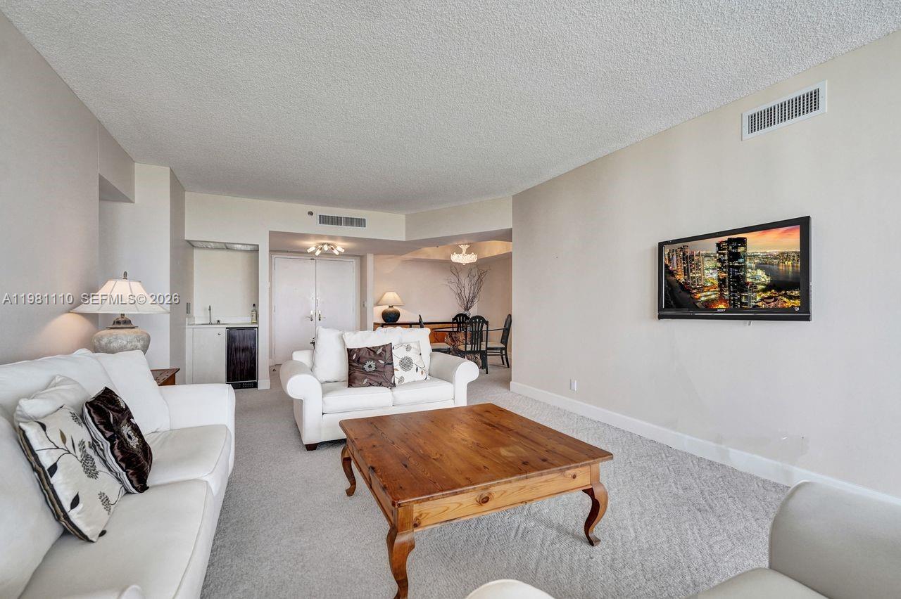 HAMPTONS WEST CONDO - Residential