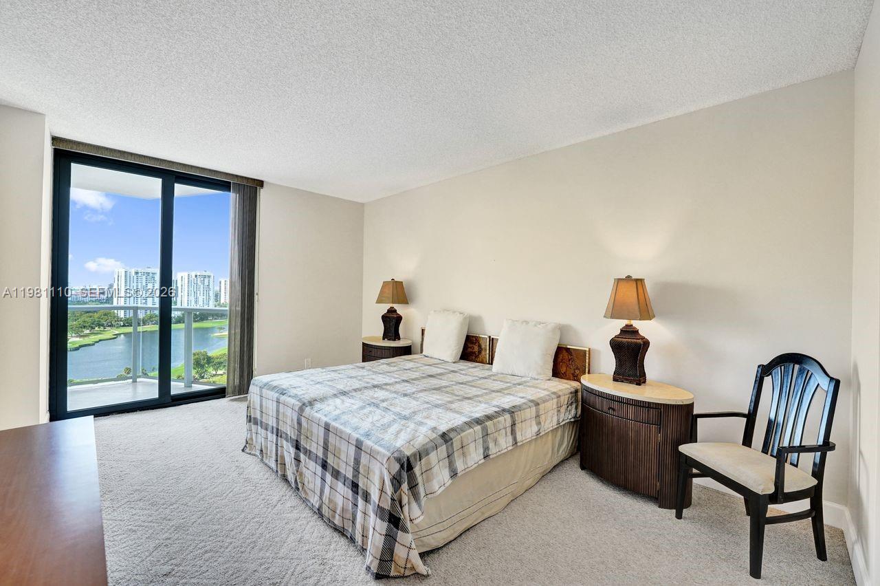 HAMPTONS WEST CONDO - Residential