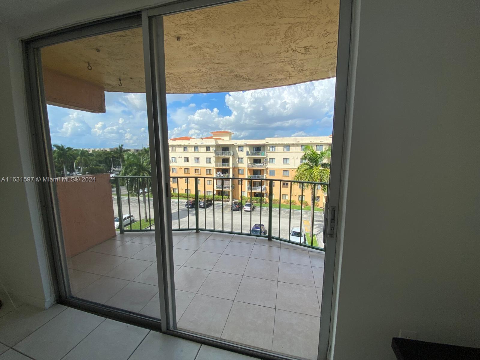 THE FOUNTAINS AT FONTAINE - Residential Lease