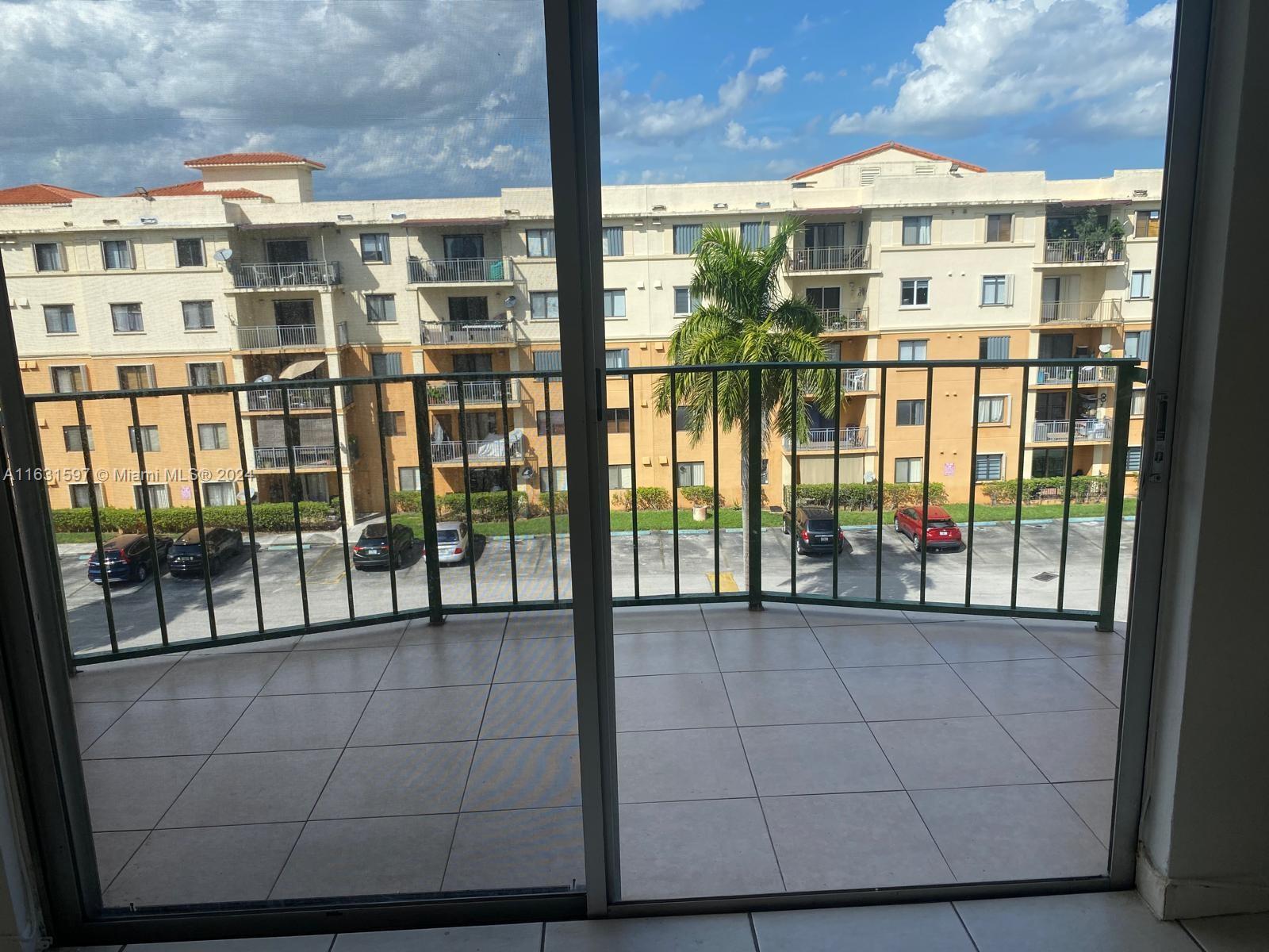 THE FOUNTAINS AT FONTAINE - Residential Lease