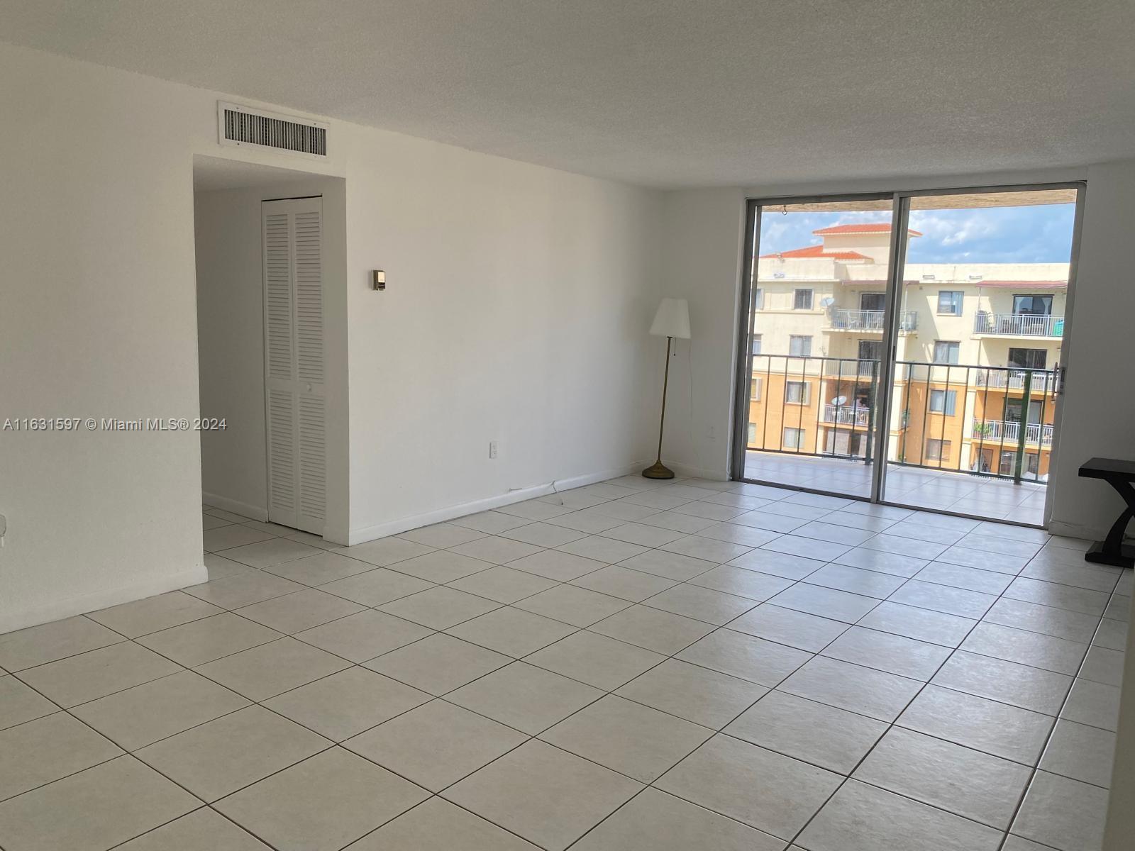 Beautiful 2/2 unit located at the Fontainebleau Area. Amenities include community pool, tennis, clubhouse. Tenant occupied until Aug 16th, 2024. First and 2 security deposits require
