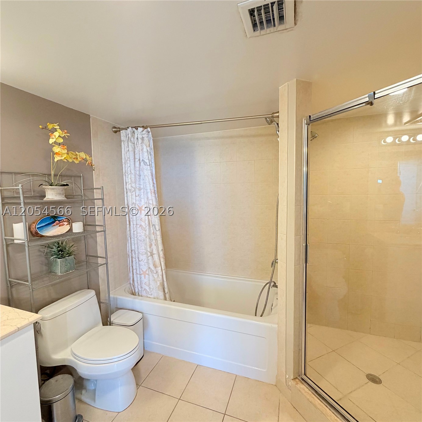 LA PERLA CONDO - Residential Lease