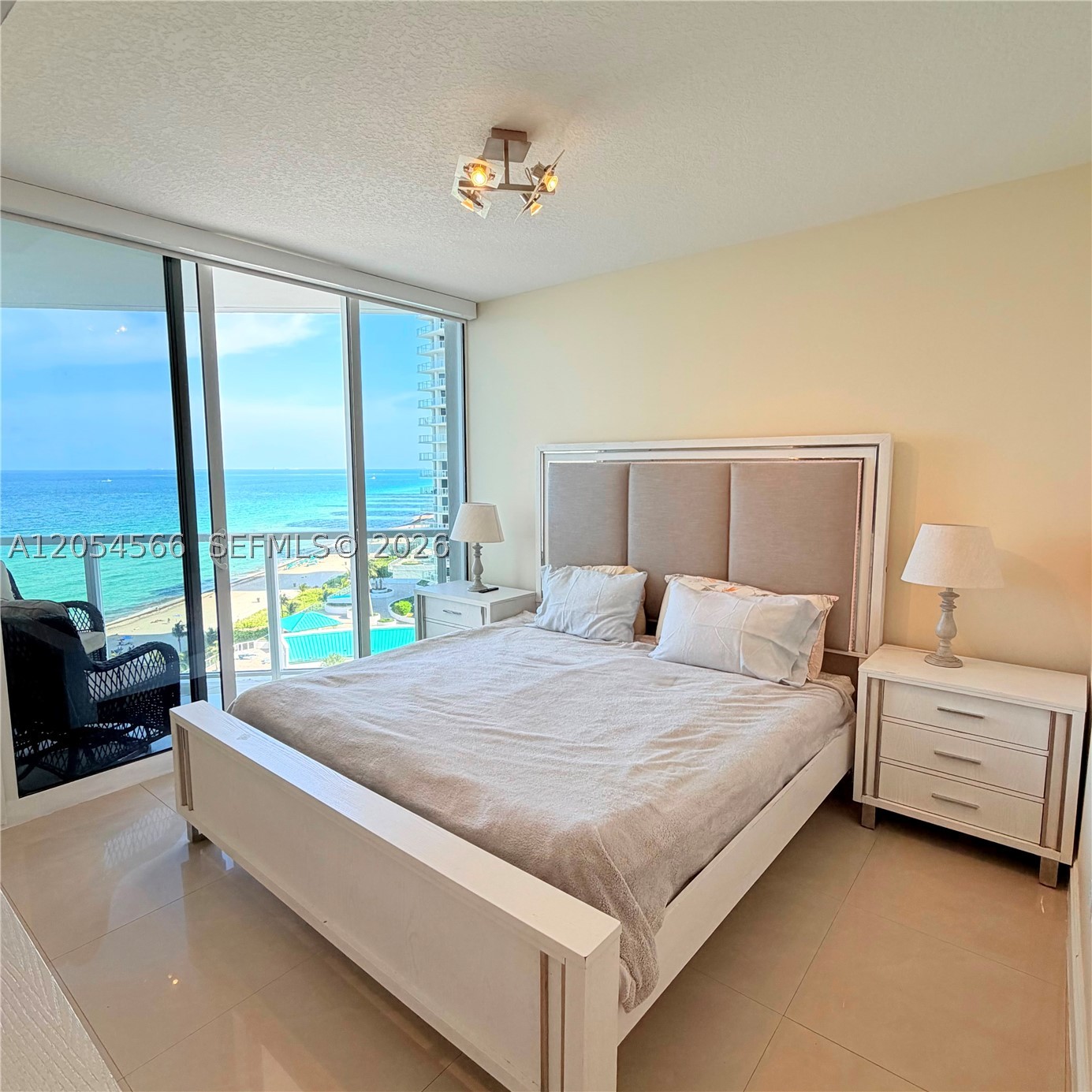 LA PERLA CONDO - Residential Lease