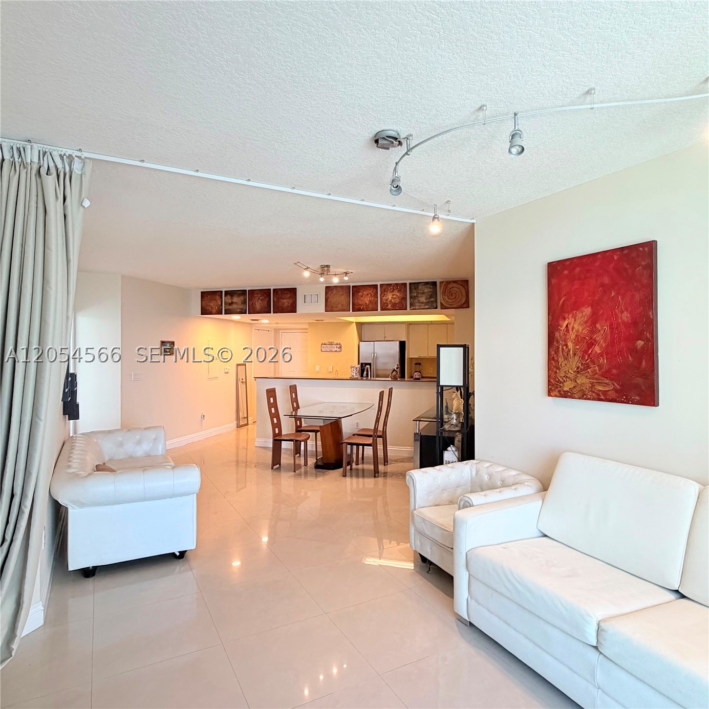 LA PERLA CONDO - Residential Lease