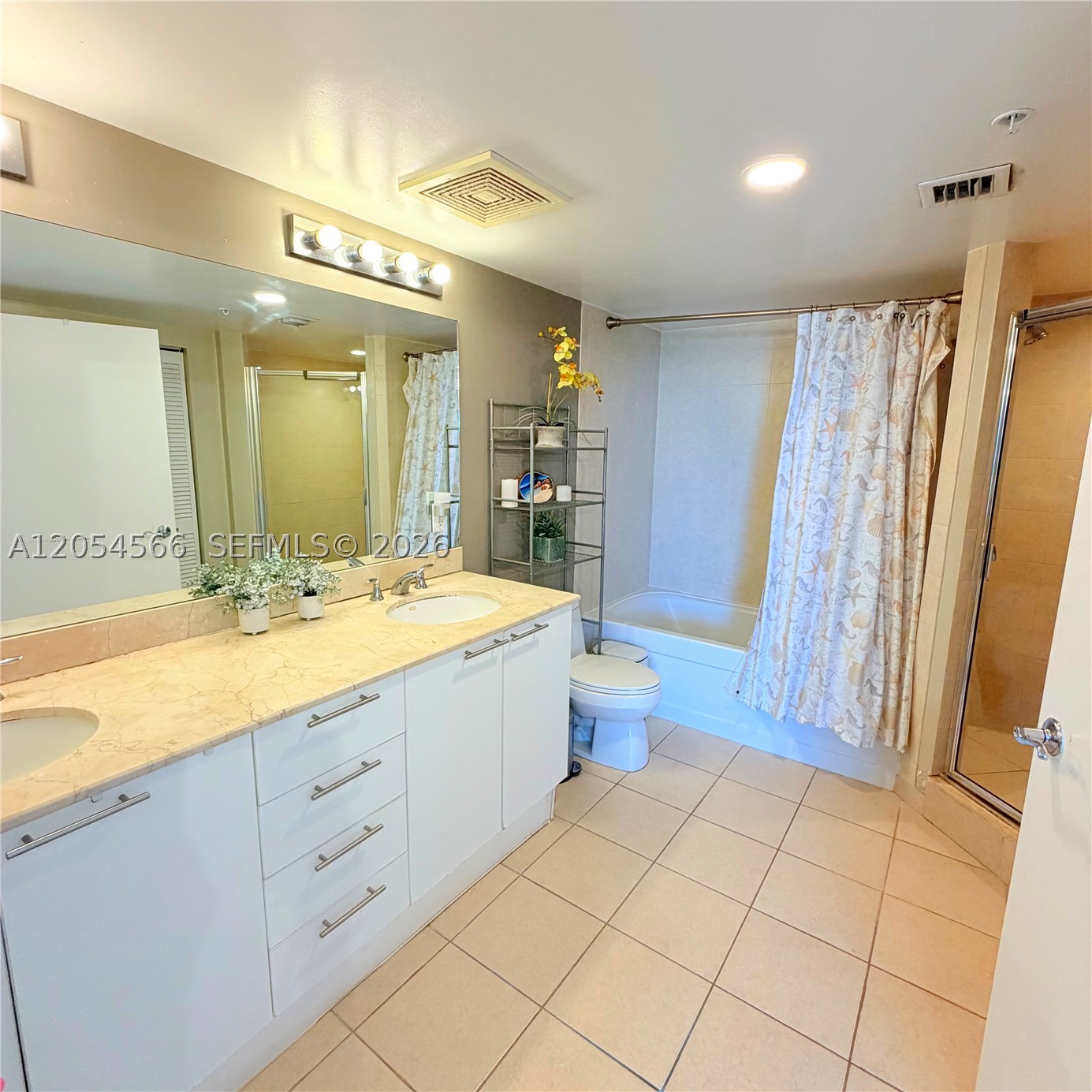 LA PERLA CONDO - Residential Lease