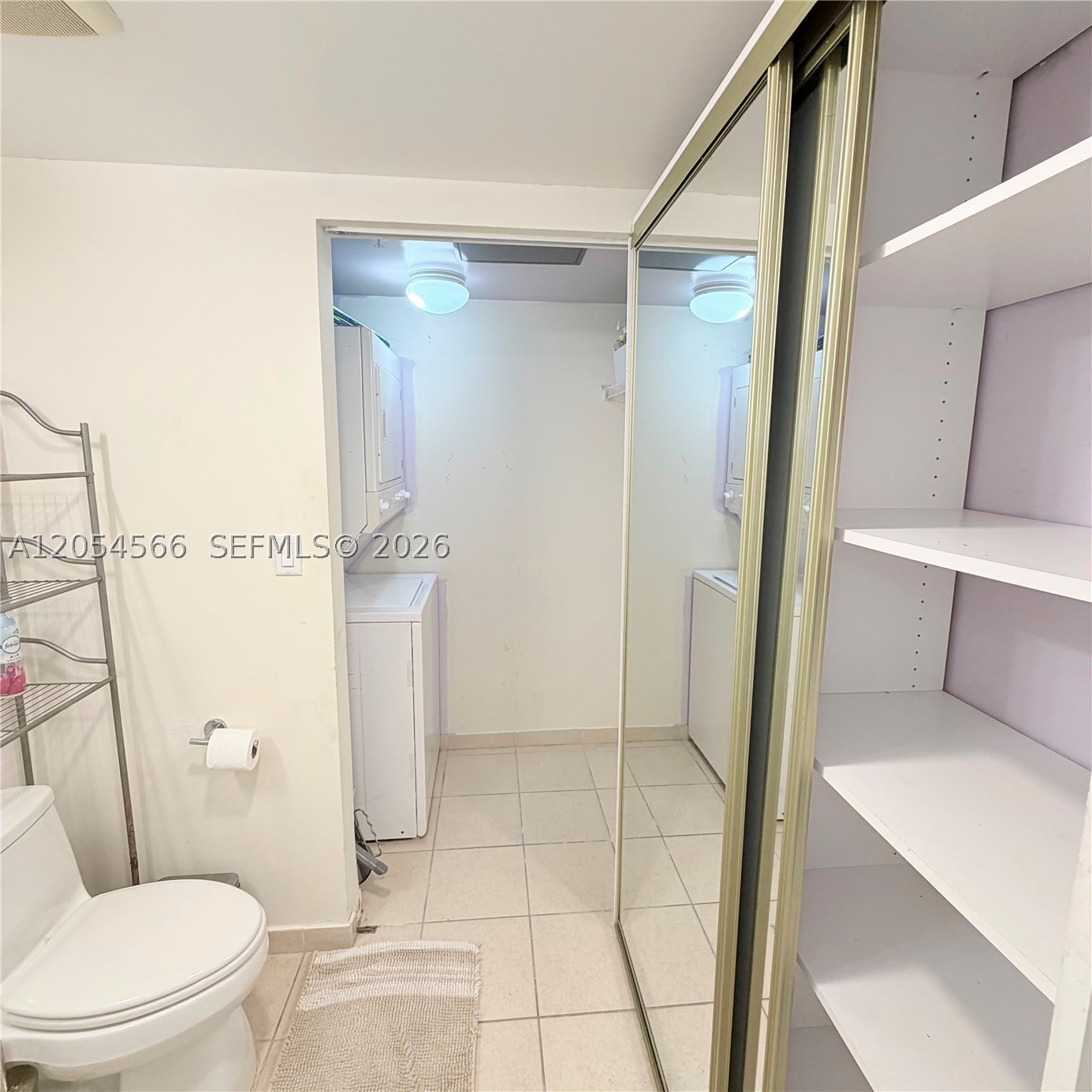 LA PERLA CONDO - Residential Lease
