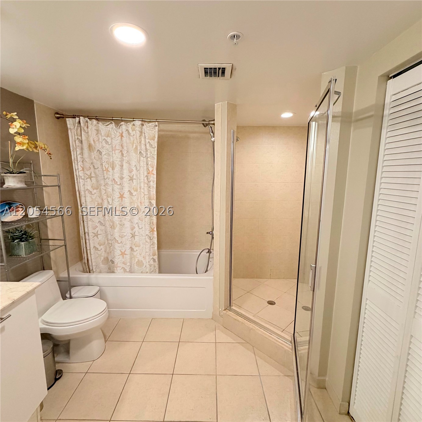 LA PERLA CONDO - Residential Lease