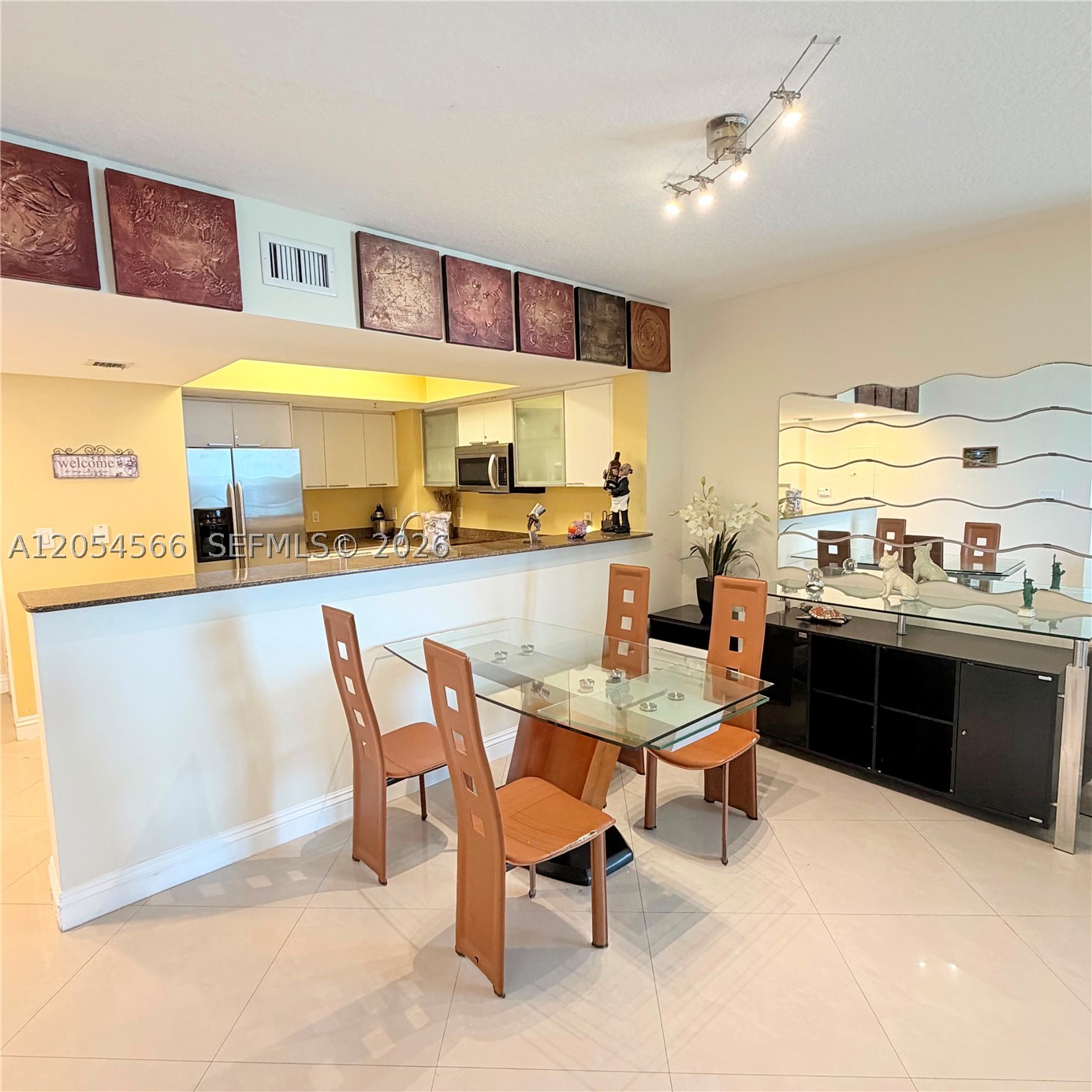 LA PERLA CONDO - Residential Lease