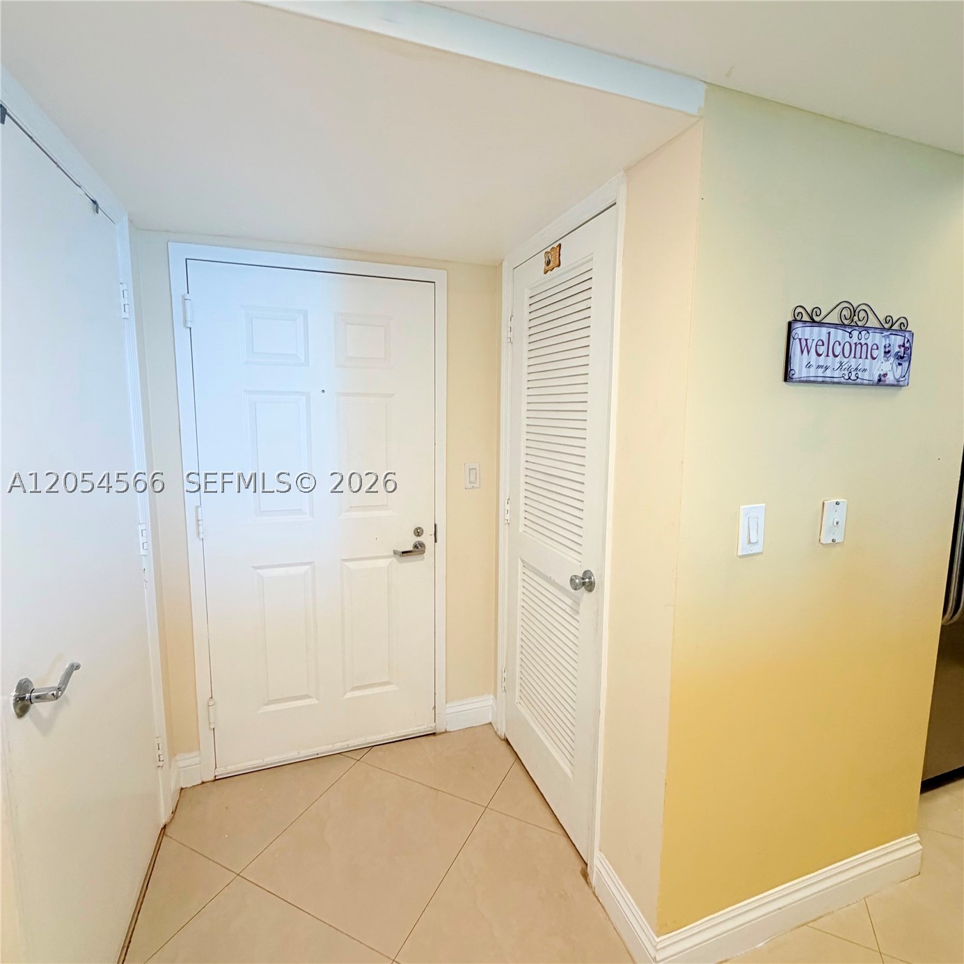 LA PERLA CONDO - Residential Lease