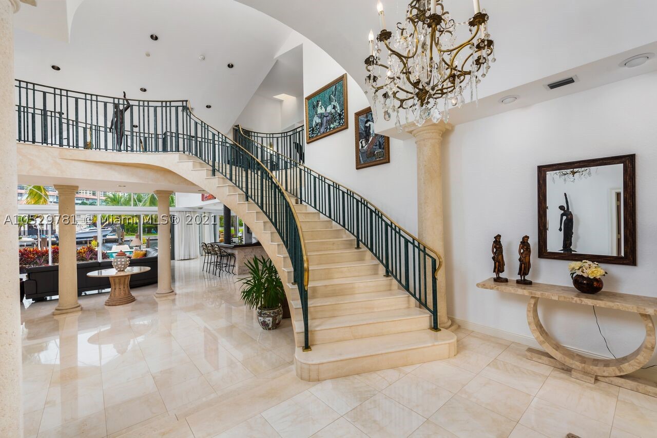 GOLDEN BEACH SEC F - Residential