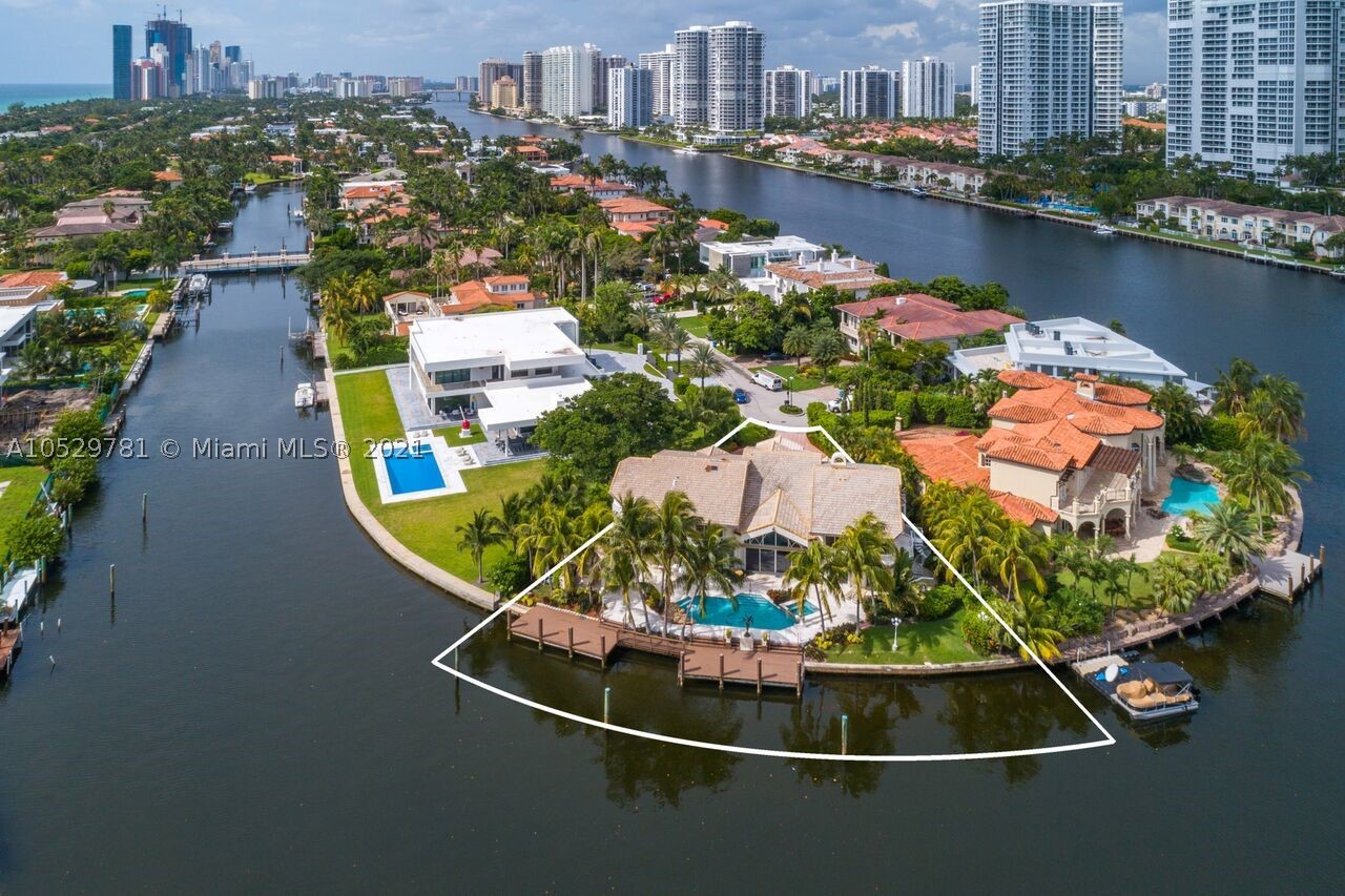 GOLDEN BEACH SEC F - Residential