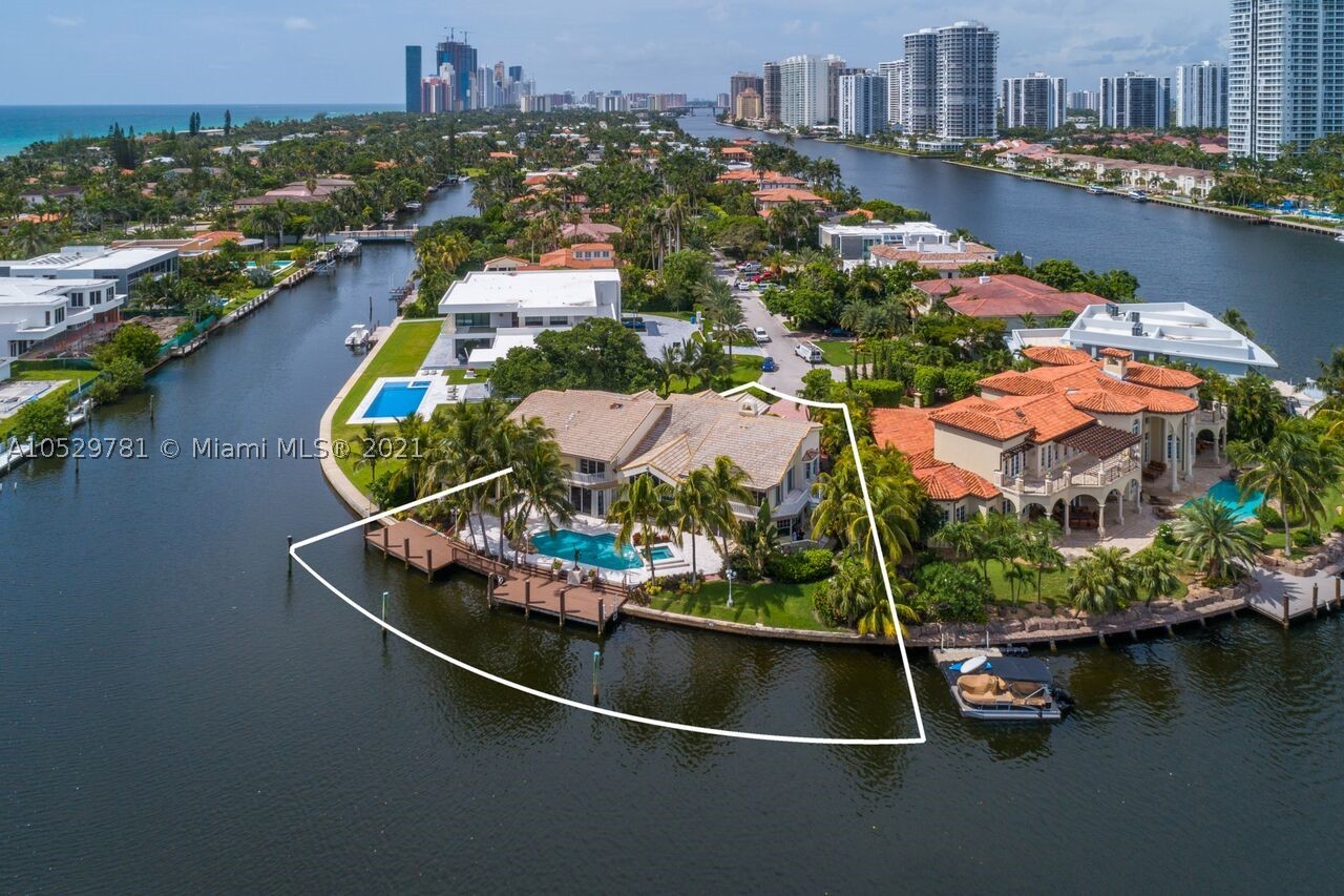 GOLDEN BEACH SEC F - Residential