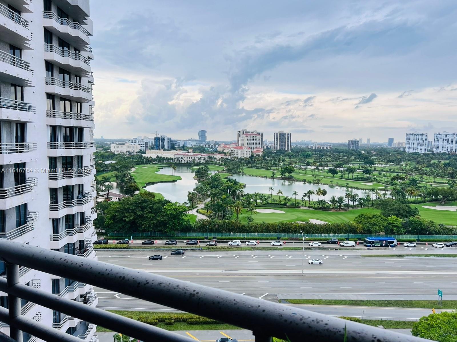 PARC CENTRAL AVENTURA SOU - Residential Lease