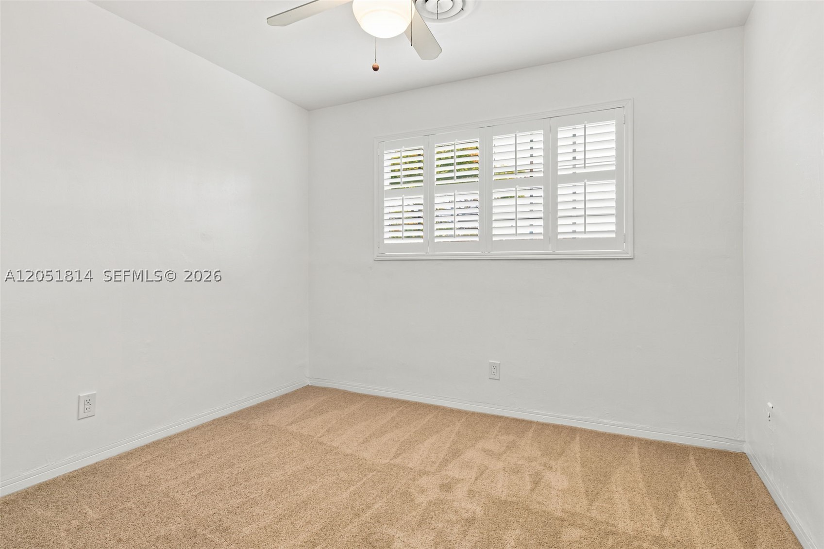 HOLLYWOOD HILLS - Residential