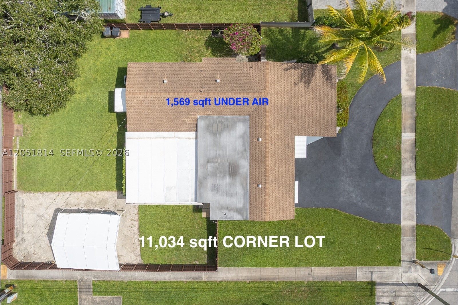 HOLLYWOOD HILLS - Residential