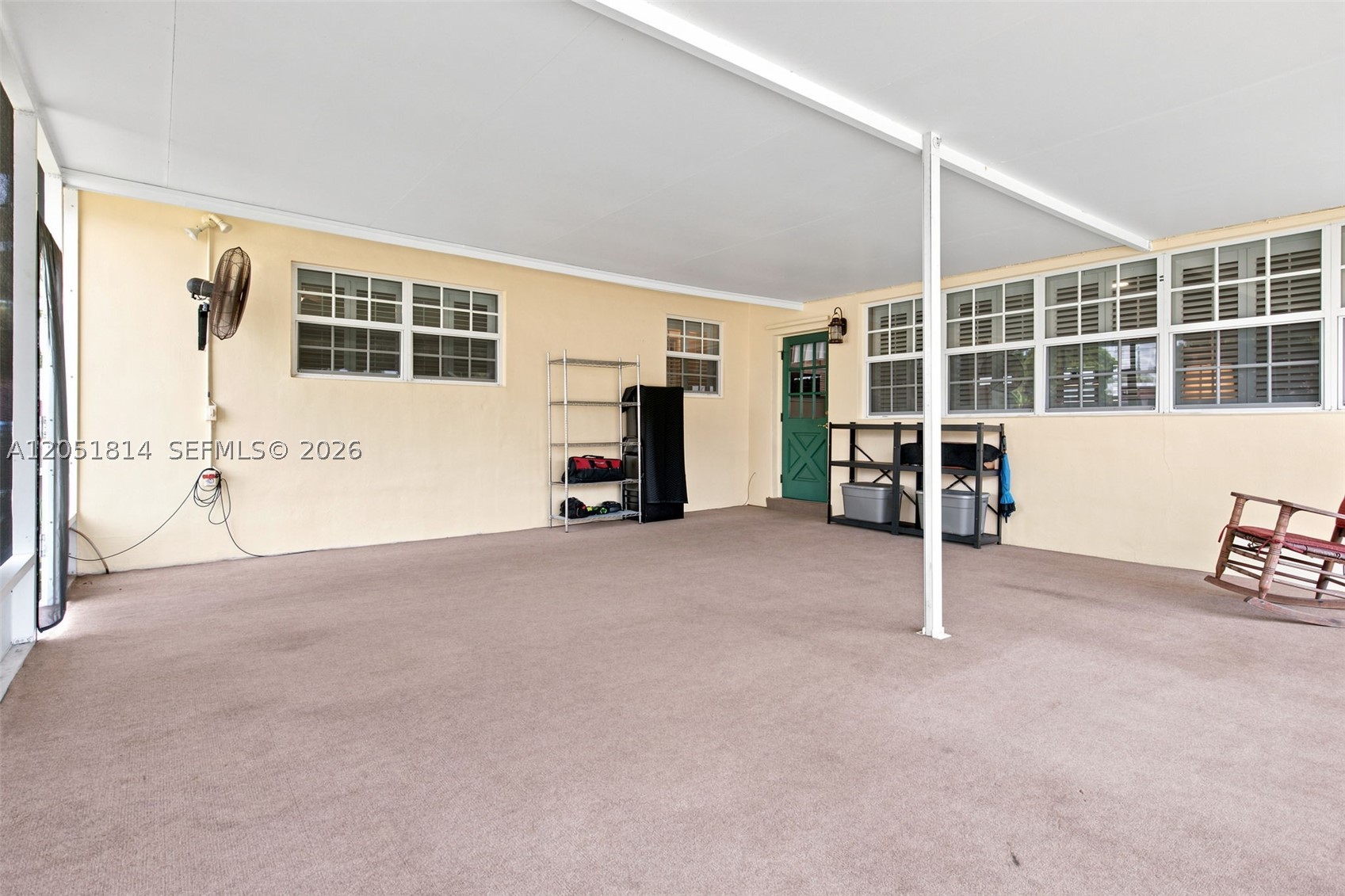 HOLLYWOOD HILLS - Residential