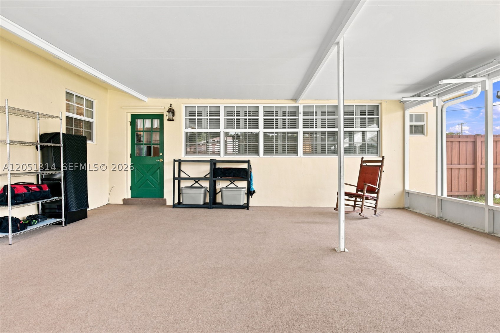 HOLLYWOOD HILLS - Residential