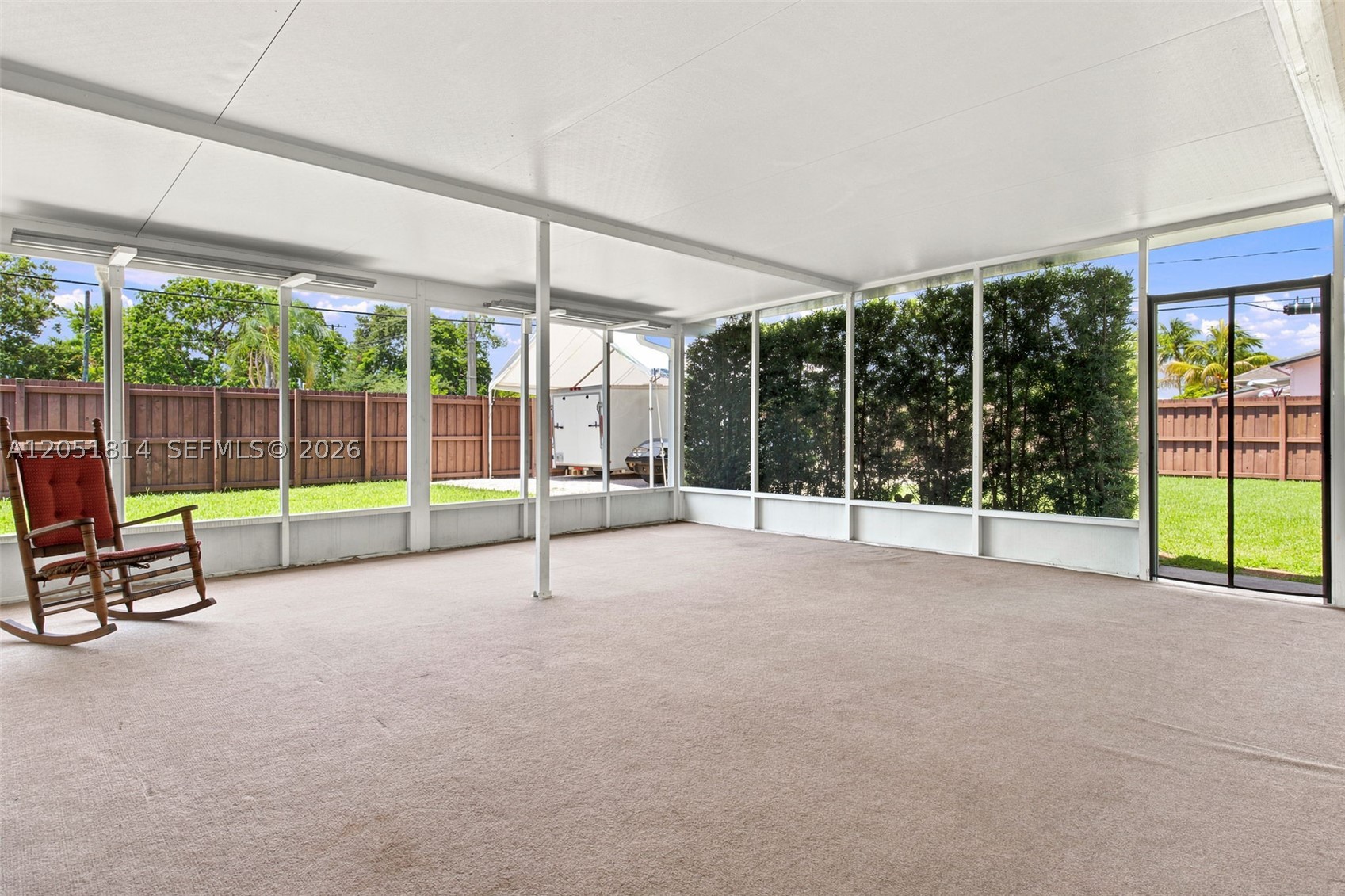 HOLLYWOOD HILLS - Residential