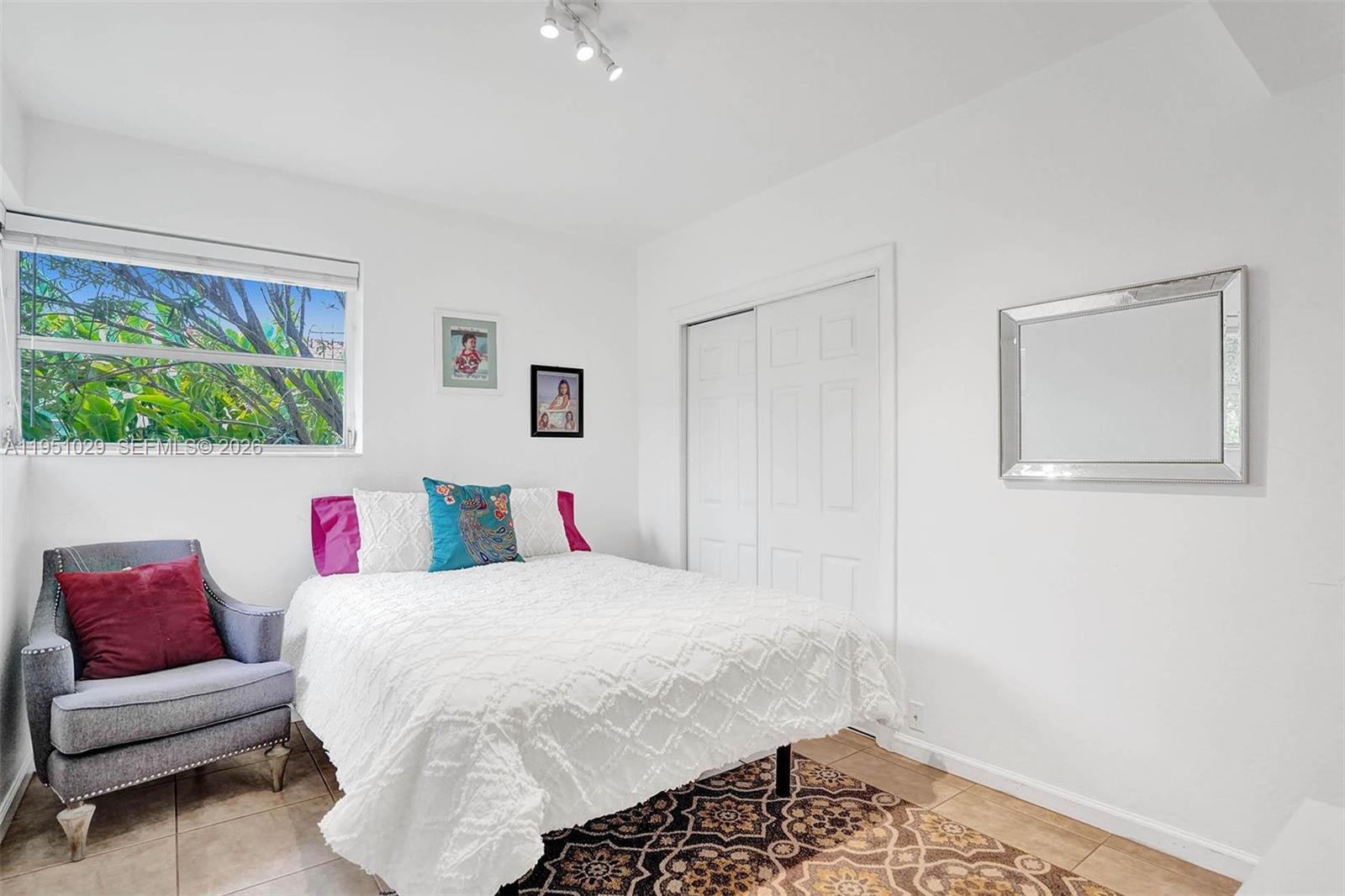TREASURE ISLAND - Residential