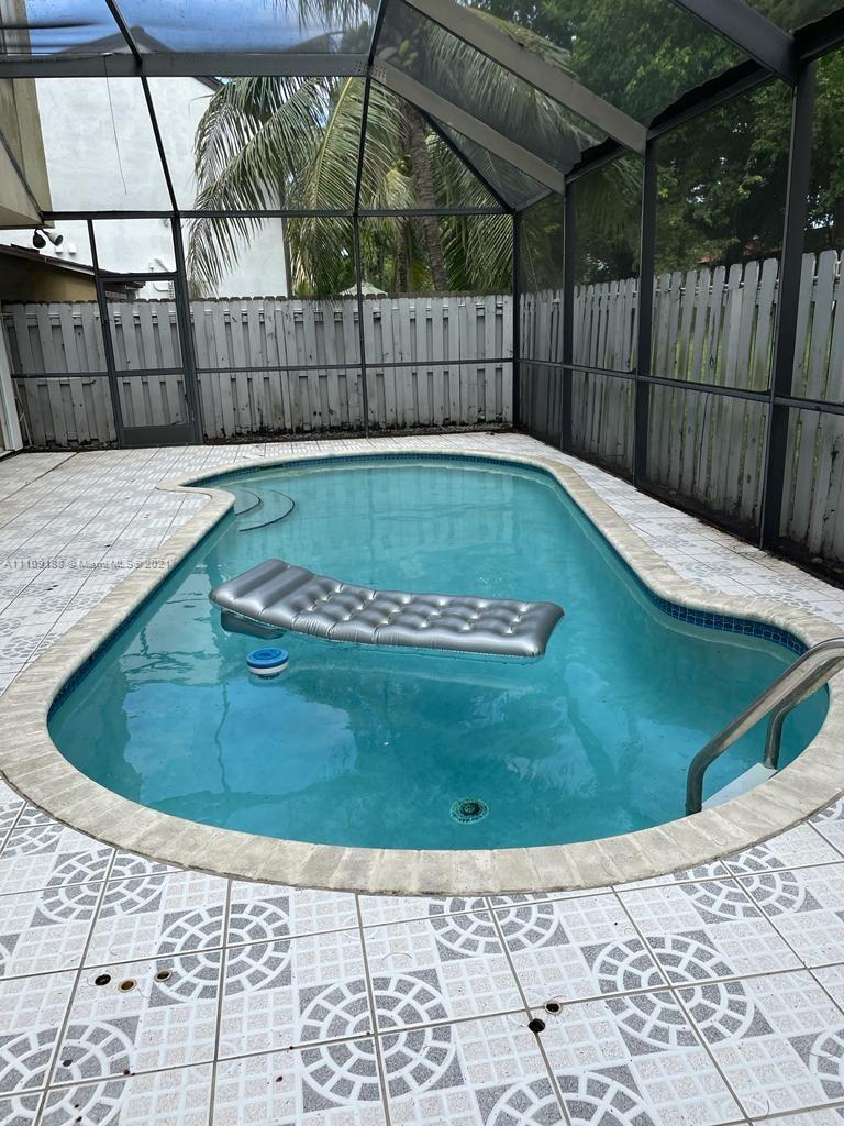 WEITZER HAMMOCKS HOMES SE - Residential
