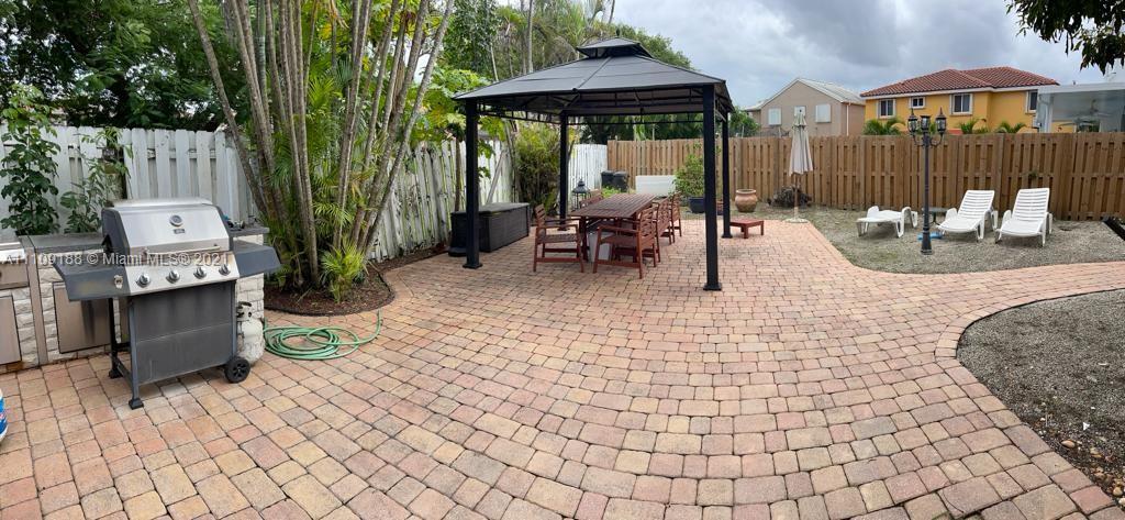 WEITZER HAMMOCKS HOMES SE - Residential