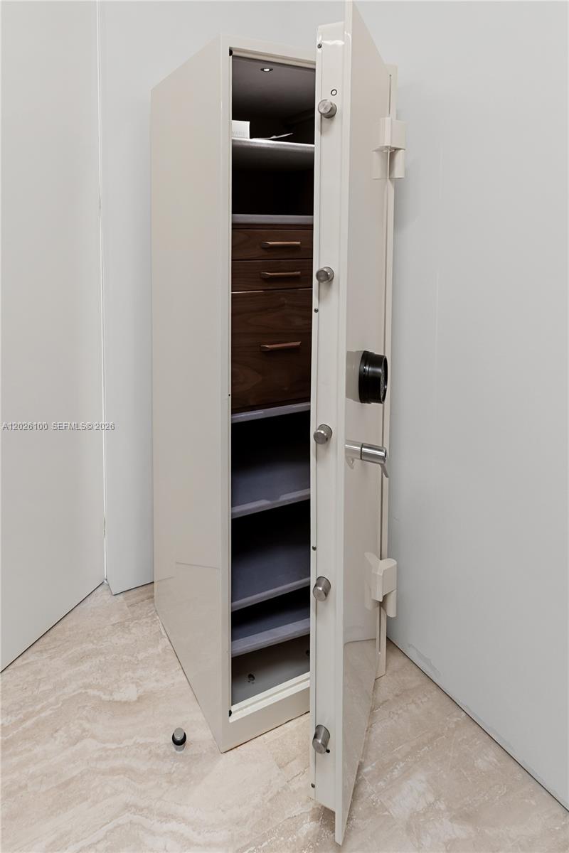SURF CLUB CONDO - Residential