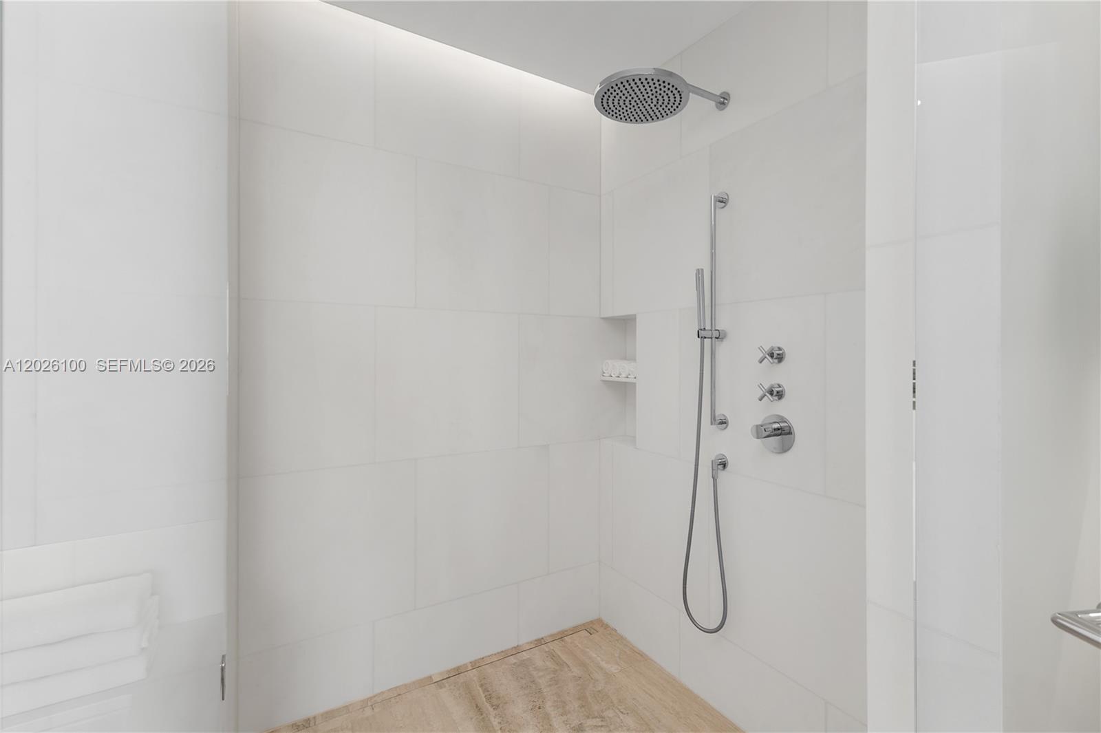 SURF CLUB CONDO - Residential