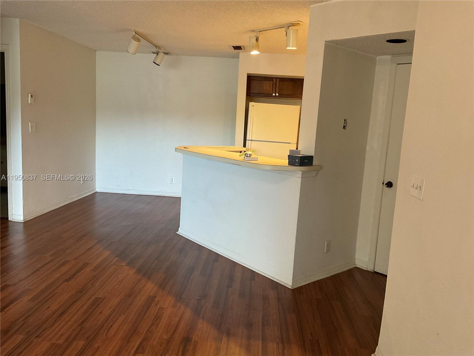 CORAL KEY CONDO - Residential