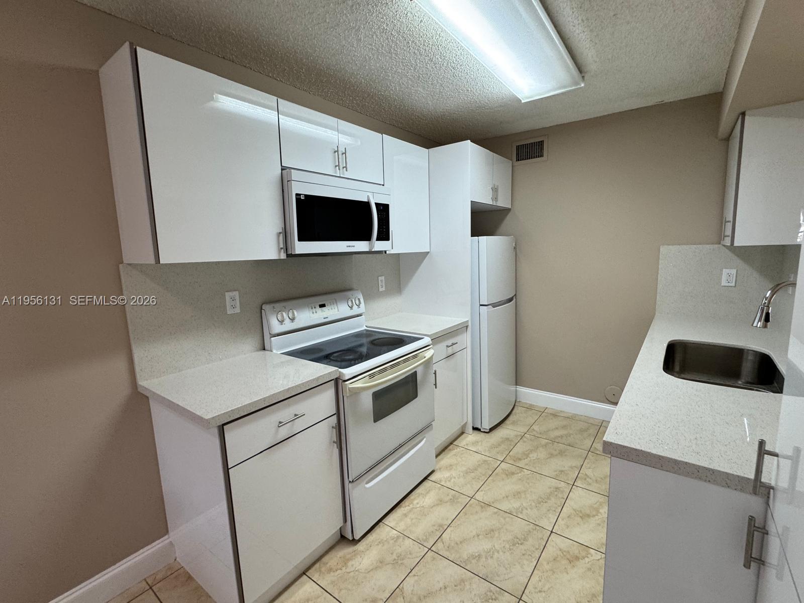 THE GREENS AT DORAL CONDO - Residential Lease