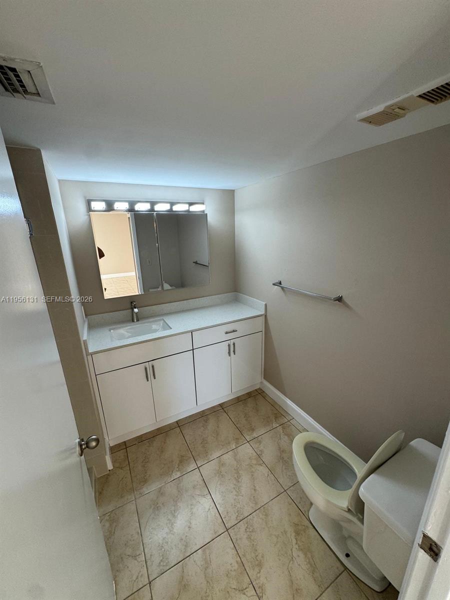 THE GREENS AT DORAL CONDO - Residential Lease