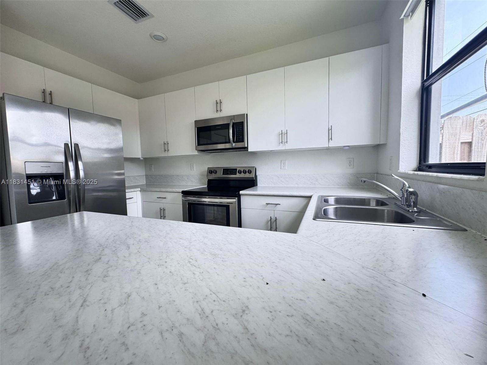 PINE ISLE - Residential Lease