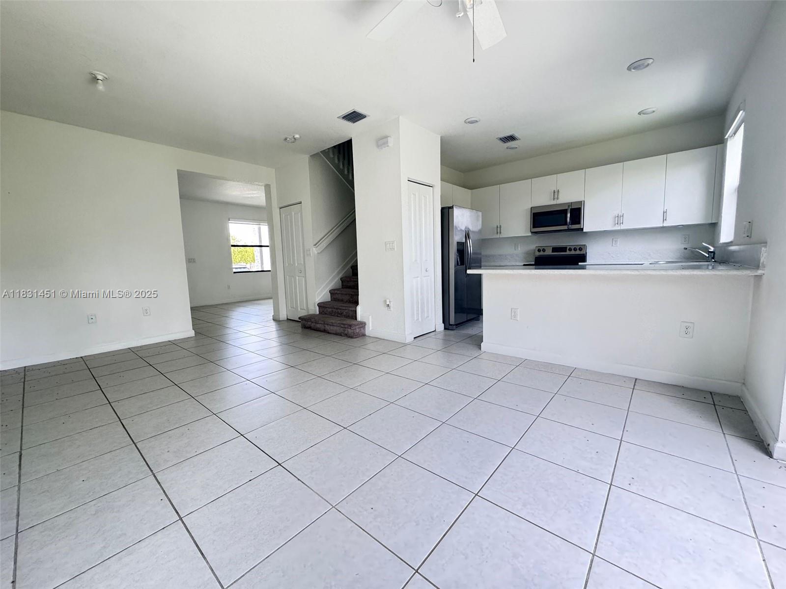 PINE ISLE - Residential Lease
