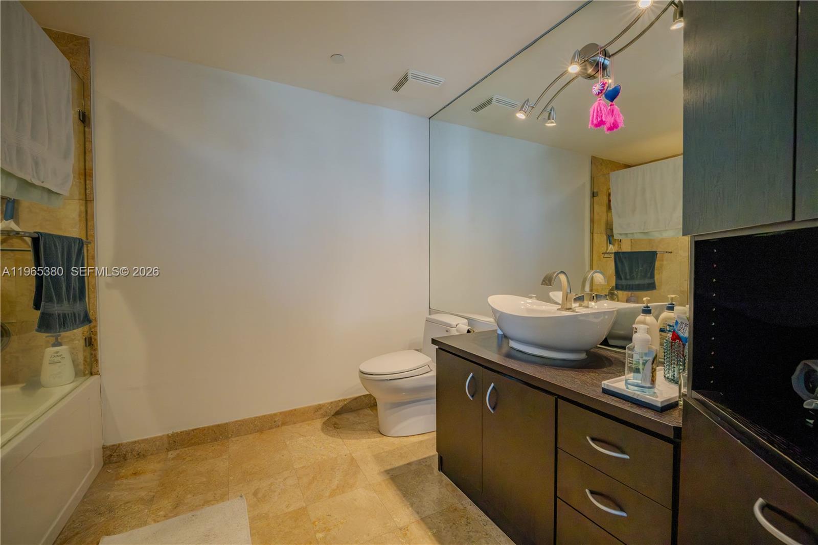 WIND CONDO - Residential