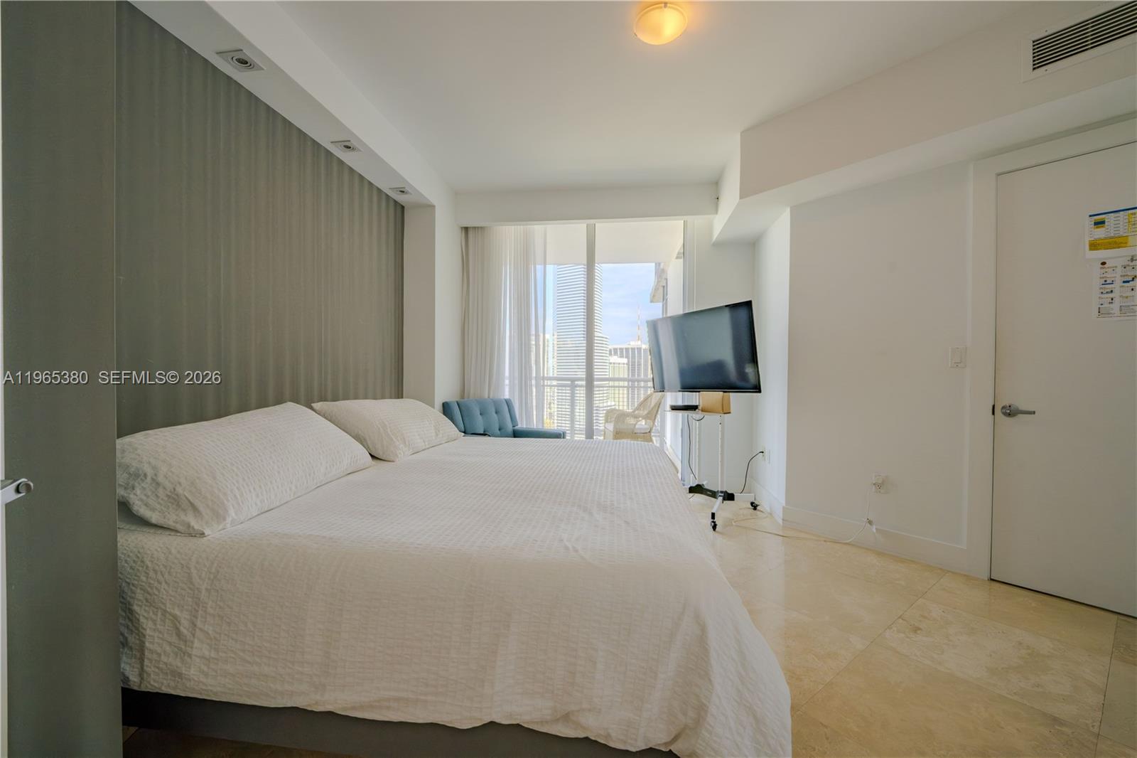 WIND CONDO - Residential