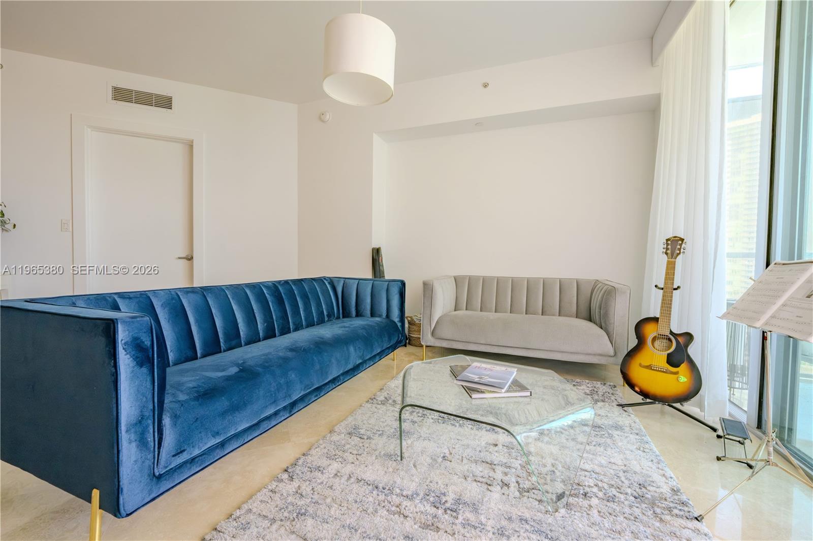 WIND CONDO - Residential