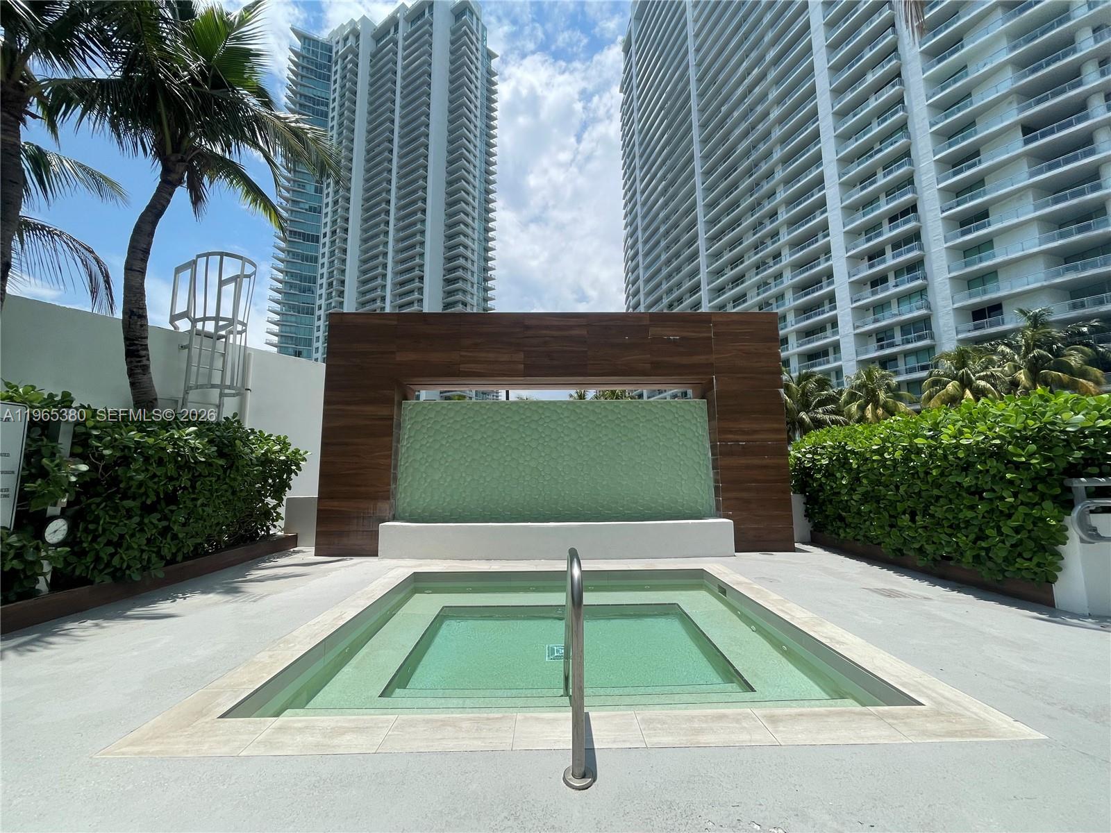 WIND CONDO - Residential