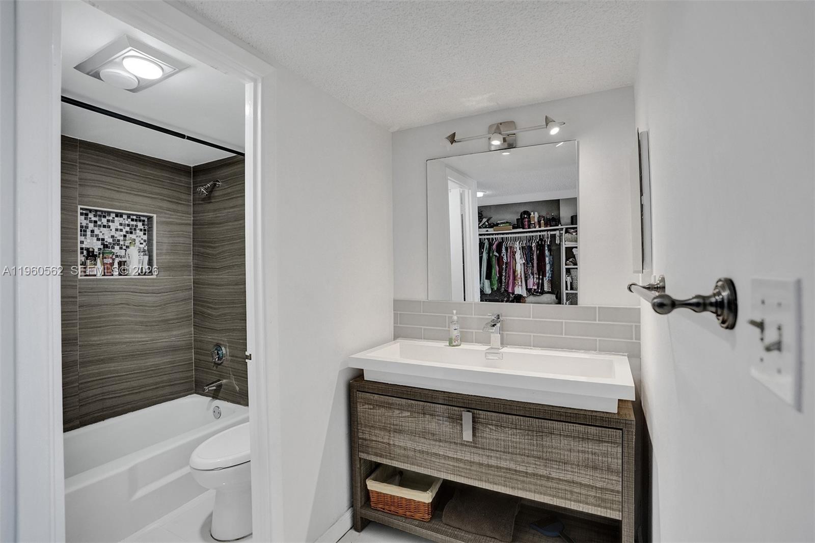 JOCKEY CLUB CONDO UNIT II - Residential Lease