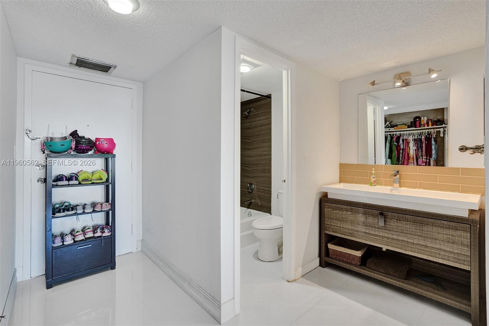 JOCKEY CLUB CONDO UNIT II - Residential Lease