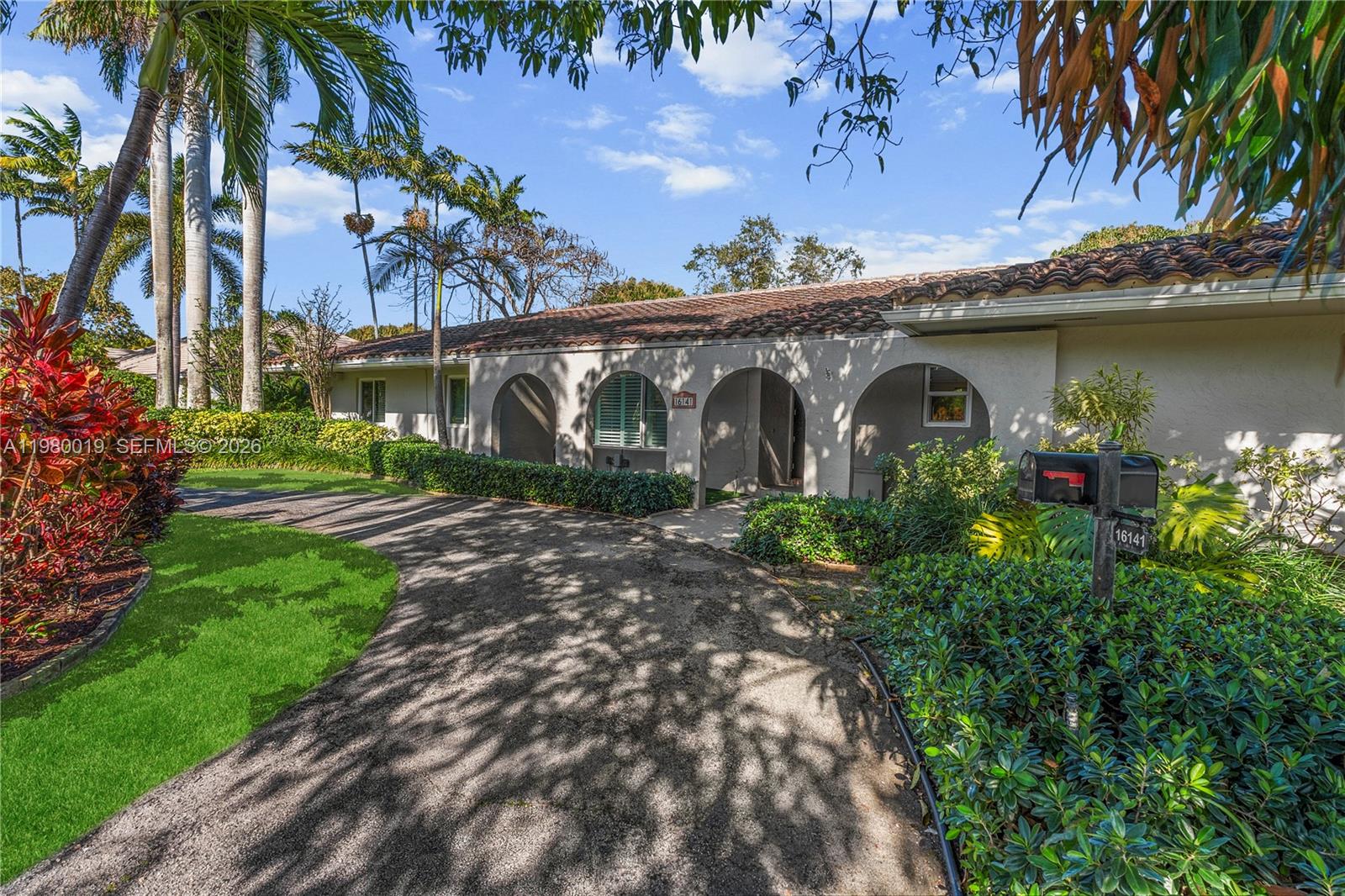 Palmetto charm with modern elegance. This beautiful residence features a seamless open floor plan accented by dramatic wood - beam vaulted ceilings. Every detail has thoughtfully curated, from designer finishes and crown moldings to the gourmet chef's kitchen and sumptuous baths, practicality meets peace of mind with full impact windows, 2017 tile roof, PVC plumbing and updated flooring. Oversized roofed patio with BBQ and inviting pool! Great corner lot. Private backyard. Located just within short stroll from A+ schools and parks. Fabulous offering.
See Broker's remarks for showing instruction.