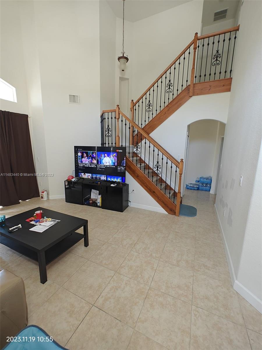 DORAL ISLES NORTH SEC TWO - Residential Lease