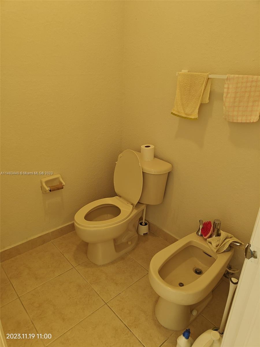 DORAL ISLES NORTH SEC TWO - Residential Lease