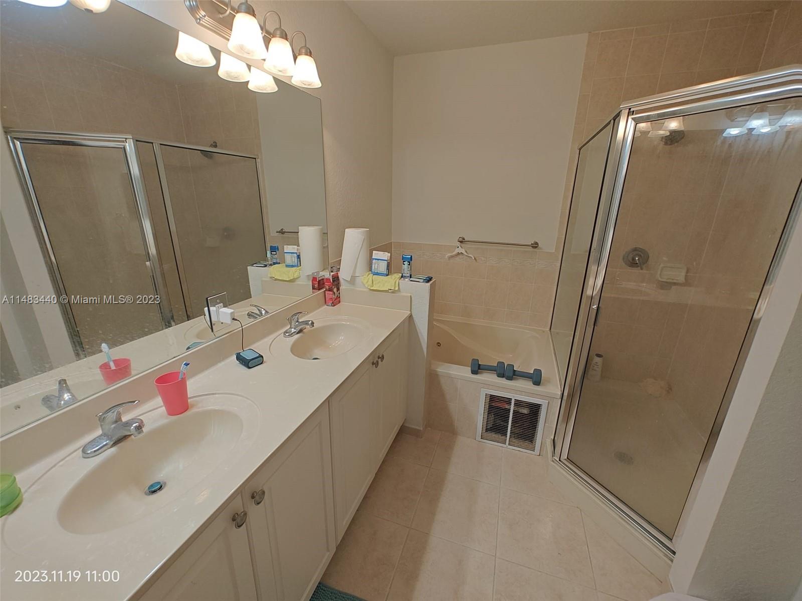DORAL ISLES NORTH SEC TWO - Residential Lease